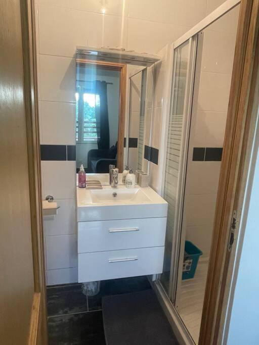 Apartamento L8 - Villiers-Le-Bel Proche Roissy & Paris Exterior foto